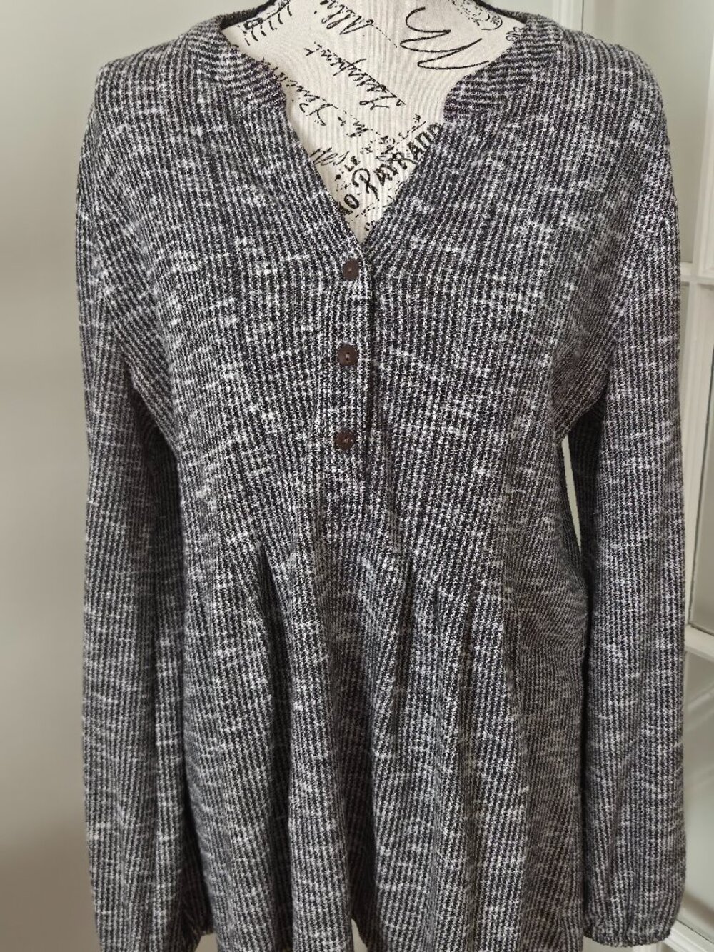 Wonderly L Gray Plaid Knit Henley Tunic Top Long Sleeve